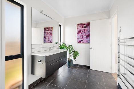 Photo of property in 59 Minaret Ridge, Wanaka, 9305