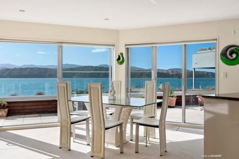 Photo of property in 1/279 Karaka Bay Road, Karaka Bays, Wellington, 6022