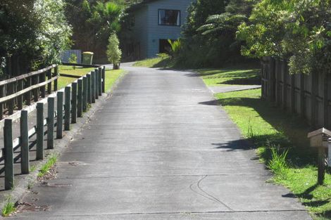 Photo of property in 1/8 Heatherleigh Rise, Northcross, Auckland, 0632