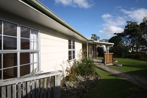 Photo of property in 27 Dunk Place, Milson, Palmerston North, 4414