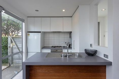 Photo of property in 122u4 Miramar Avenue, Miramar, Wellington, 6022