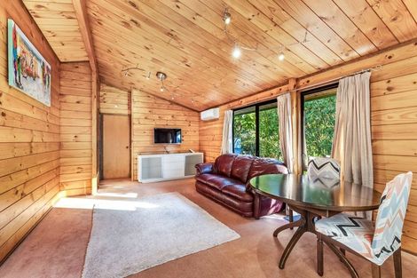 Photo of property in 8g Nevada Drive, Merrilands, New Plymouth, 4312