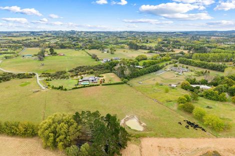Photo of property in 11 Bobs Way, Dairy Flat, 0792