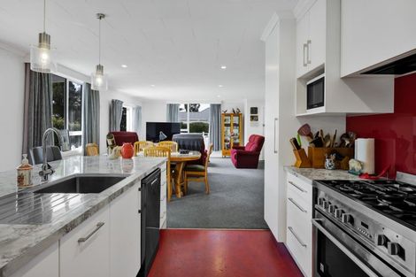 Photo of property in 30 Kahikatea Street, Inglewood, 4330