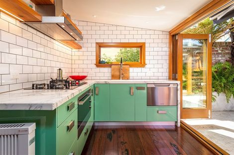 Photo of property in 404 Montreal Street, Christchurch Central, Christchurch, 8013