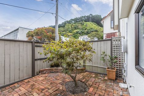 Photo of property in 10 George Street, Thorndon, Wellington, 6011