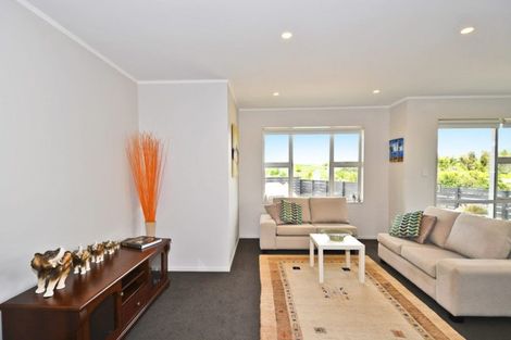 Photo of property in 12 Laly Haddon Place, Matakana, Warkworth, 0985