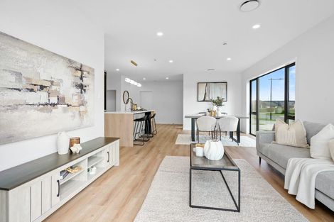 Photo of property in 12 Bourke Drive, Cambridge, 3434