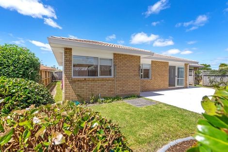 Photo of property in 12 Judd Place, Orewa, 0931