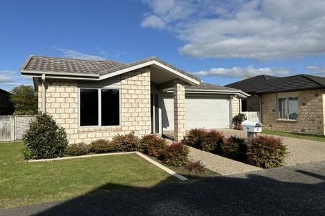 Photo of property in 37 Scoria Close, Pyes Pa, Tauranga, 3112