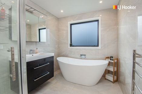 Photo of property in 13 Huntly Road, Outram, 9019