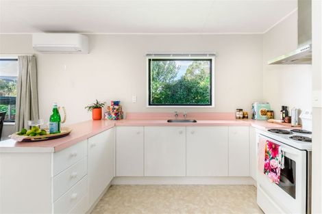 Photo of property in 3a Campion Road, Waikanae Beach, Waikanae, 5036