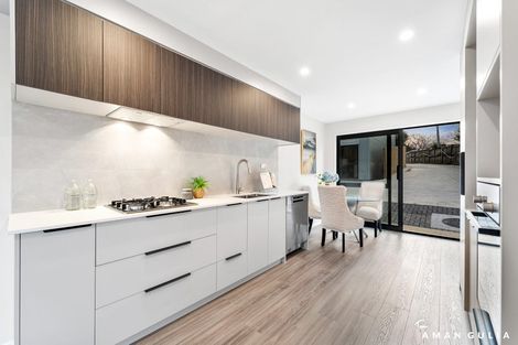 Photo of property in 26-28 Pomaria Road, Henderson, Auckland, 0610