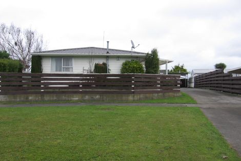 Photo of property in 24 Hillcrest Drive, Kelvin Grove, Palmerston North, 4414