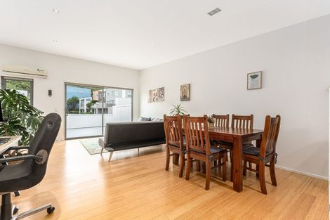 Photo of property in 77 Saddleback Grove, Karori, Wellington, 6012