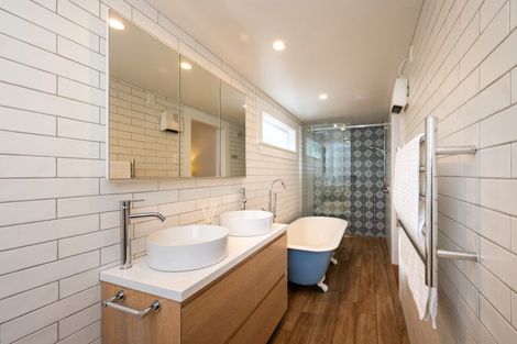 Photo of property in 14 Cameron Road, Bluff Hill, Napier, 4110