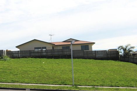 Photo of property in 8 Lorrigan Way, Welcome Bay, Tauranga, 3112