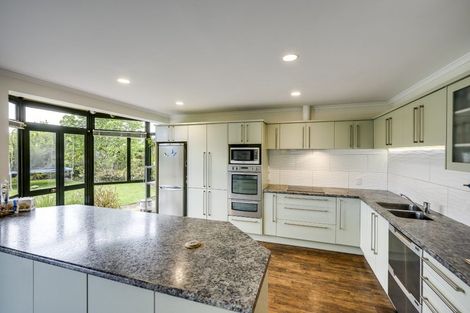 Photo of property in 10 Knightsbridge Place, Taradale, Napier, 4112