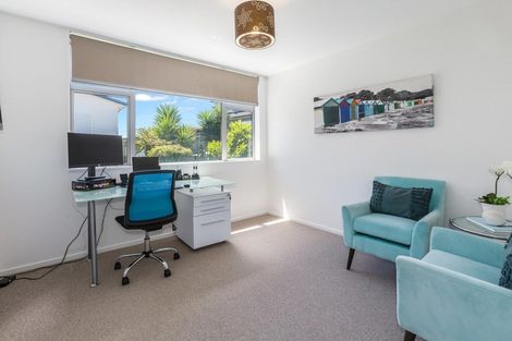 Photo of property in 10 Hanmer Cove, Aotea, Porirua, 5024
