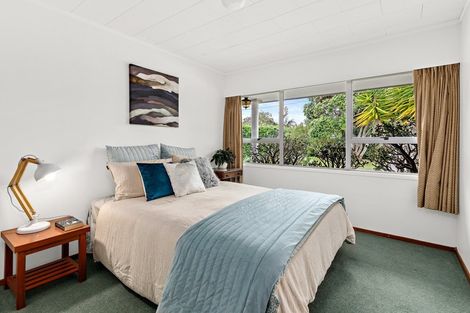 Photo of property in 39 Harbour View Road, Point Wells, 0986