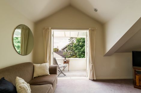 Photo of property in 15b King Edward Parade, Devonport, Auckland, 0624