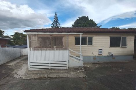 Photo of property in 16 Rotoiti Avenue, Pakuranga Heights, Auckland, 2010