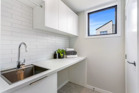 Photo of property in 12 Tima Lane, Mangere Bridge, Auckland, 2022