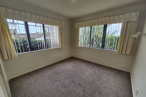 Photo of property in 176c East Coast Road, Forrest Hill, Auckland, 0620