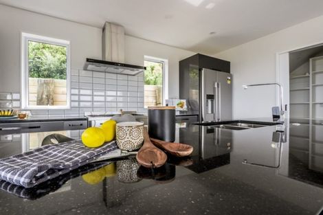 Photo of property in 103 Kakariki Grove, Waikanae, 5036