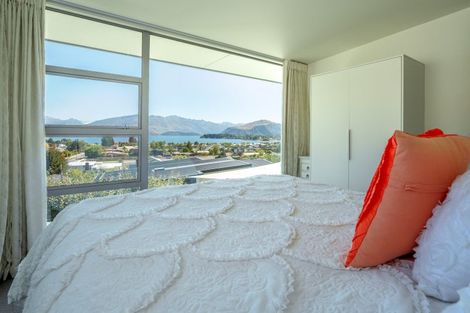 Photo of property in 3 Botting Place, Wanaka, 9305