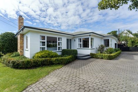 Photo of property in 11 Verran Place, Fendalton, Christchurch, 8052