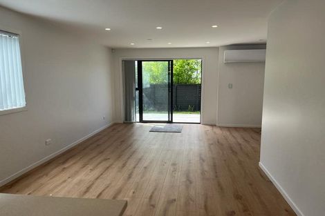 Photo of property in 2/28 Croydon Road, New Lynn, Auckland, 0600