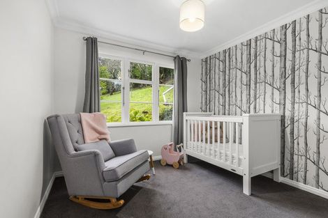 Photo of property in 5 Tui Terrace, Tawa, Wellington, 5028