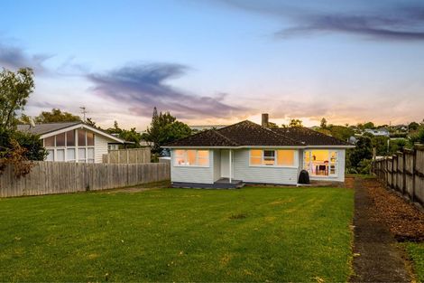 Photo of property in 24 Gill Avenue, Te Atatu Peninsula, Auckland, 0610