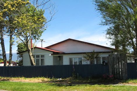 Photo of property in 8 Coates Street, Westport, 7825