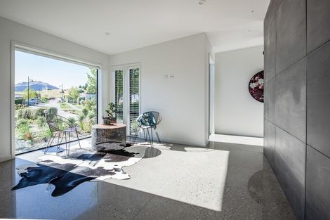 Photo of property in 9 Matipo Street, Wanaka, 9305