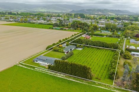 Photo of property in 10 Tui Glen Drive, Levin, 5571