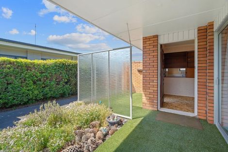 Photo of property in 17 Tudor Avenue, Ilam, Christchurch, 8041