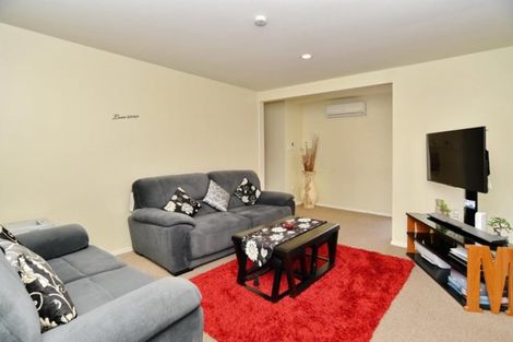 Photo of property in 49 Winters Road, Redwood, Christchurch, 8051