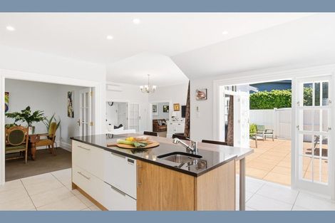 Photo of property in 15 Lucknow Terrace, Khandallah, Wellington, 6035