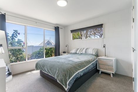 Photo of property in 4 Melandra Road, Stanmore Bay, Whangaparaoa, 0932