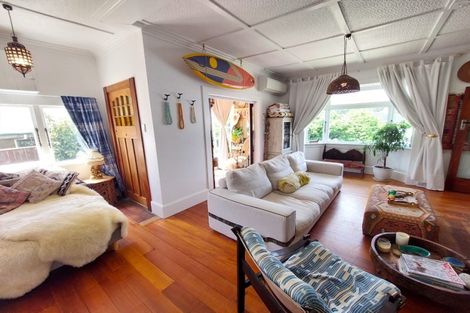 Photo of property in 20 Mcfarlane Street, Oakura, 4314