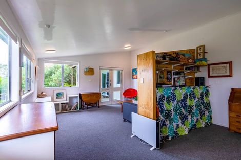 Photo of property in 40 Gill Avenue, Te Atatu Peninsula, Auckland, 0610