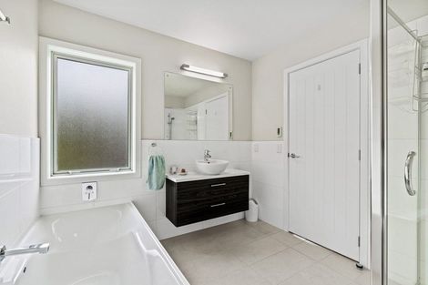 Photo of property in 61 Panorama Heights, Orewa, 0931