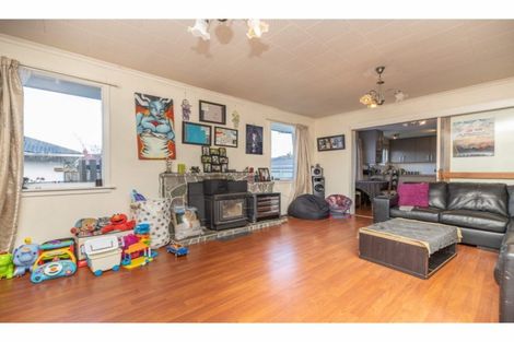 Photo of property in 11 Masham Road, Broomfield, Christchurch, 8042