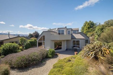 Photo of property in 61 Kennedy Crescent, Wanaka, 9305