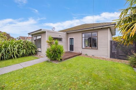Photo of property in 16 Lees Road, Strowan, Christchurch, 8052