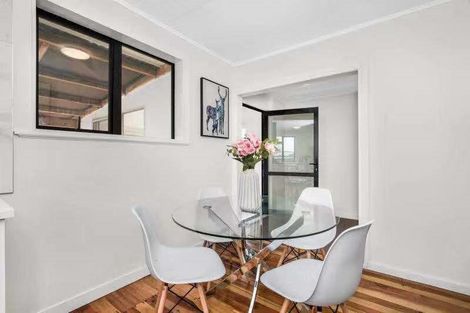 Photo of property in 22 Sunnyview Avenue, Shelly Park, Auckland, 2014