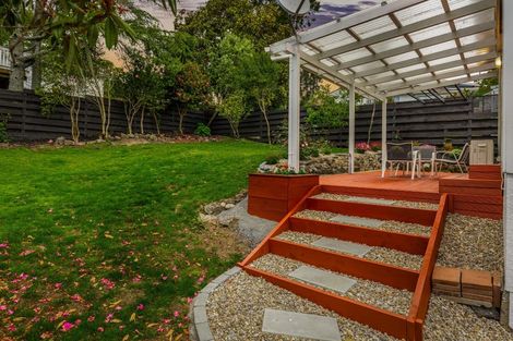 Photo of property in 17 Malmo Place, Massey, Auckland, 0614