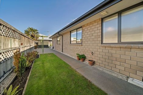Photo of property in 16 Gilchrist Place, Kaiapoi, 7630